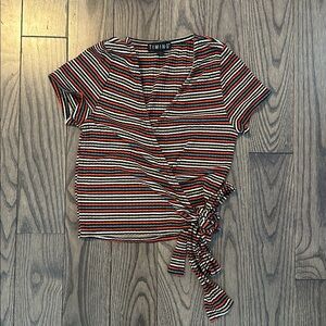 Timing SHORT SLEEVE MULTI COLORED STRIPED CROP TOP